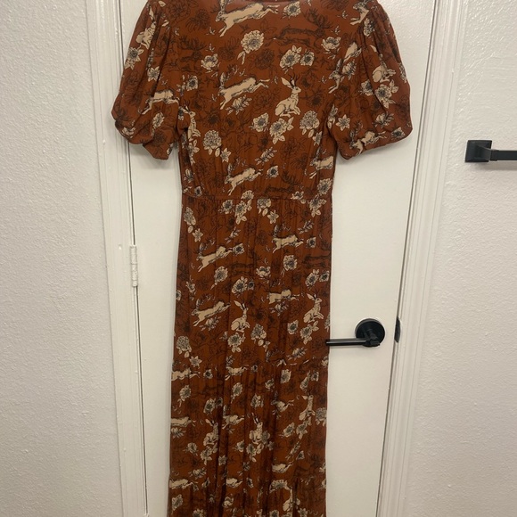 Elegant Floral Maxi Dress in Brown - Picture 2 of 5